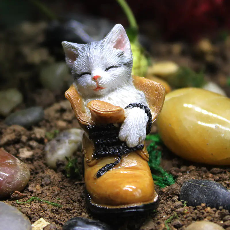 Miniature Sleeping Cat Resin Figurines – Cozy Home Décor