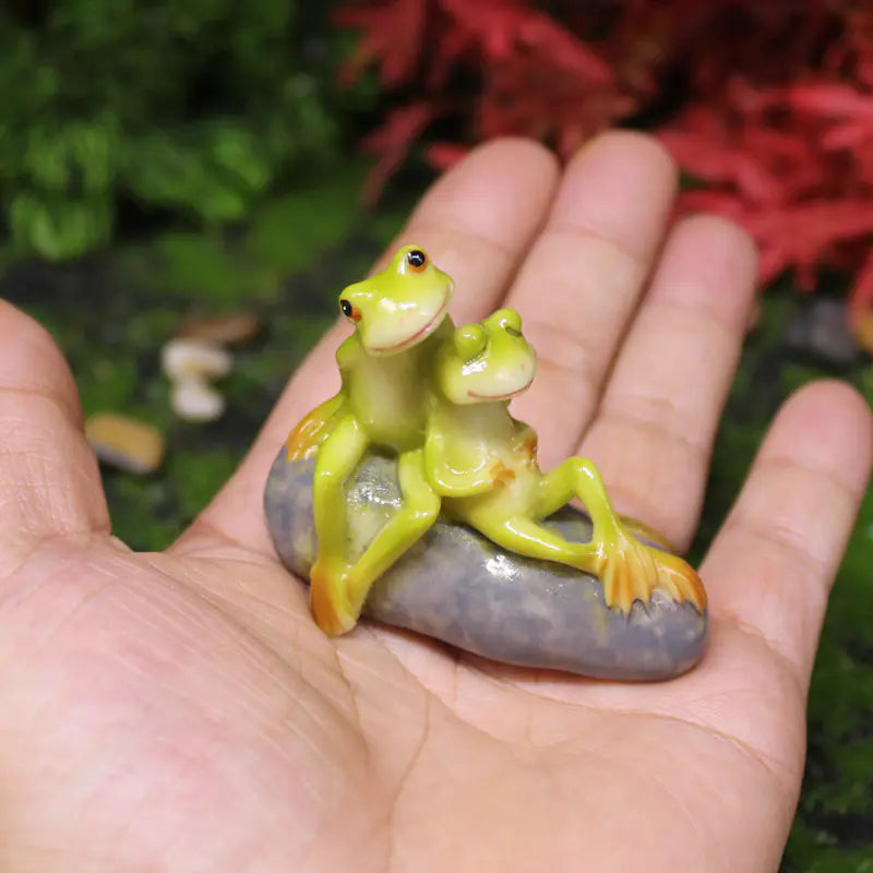 Mini Frog Resin Ornament – Garden Decoration